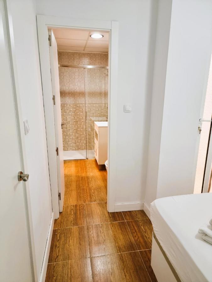 Claudia Tourist Apartment Аликанте Экстерьер фото