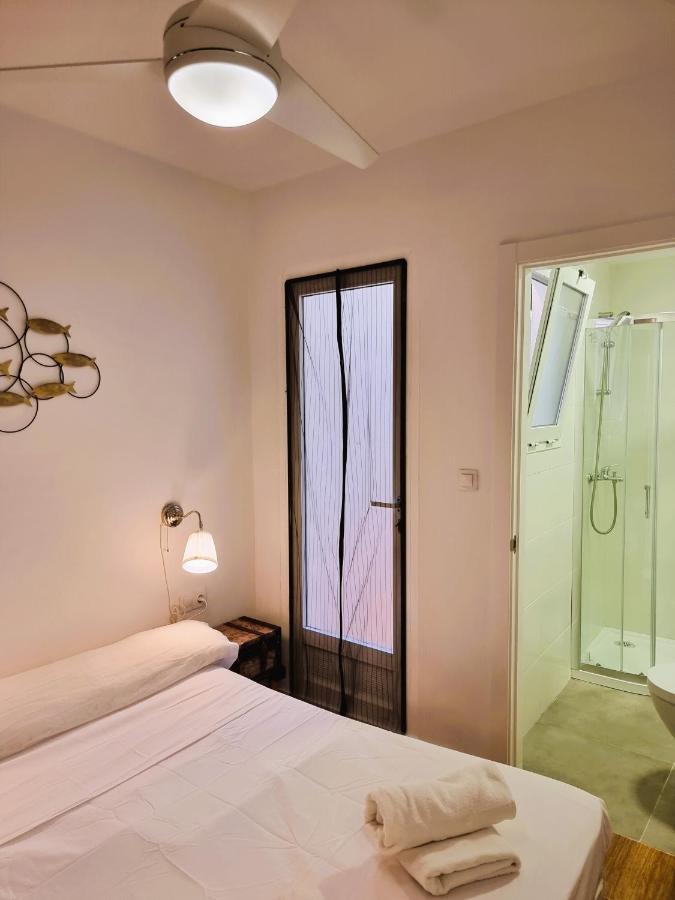 Claudia Tourist Apartment Аликанте Экстерьер фото