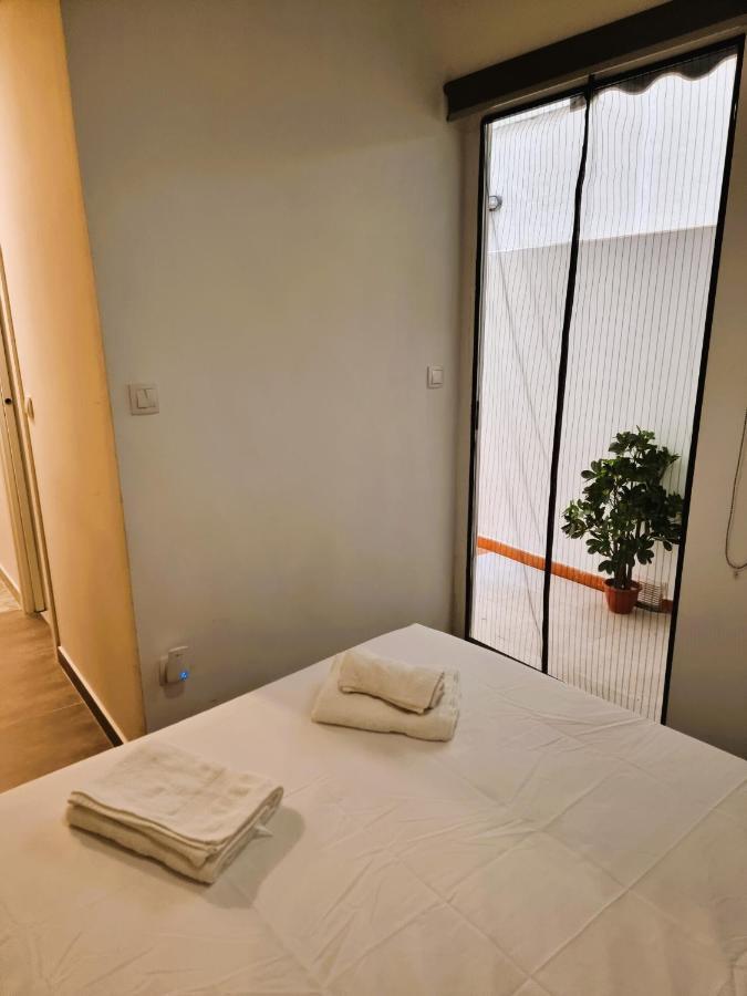 Claudia Tourist Apartment Аликанте Экстерьер фото
