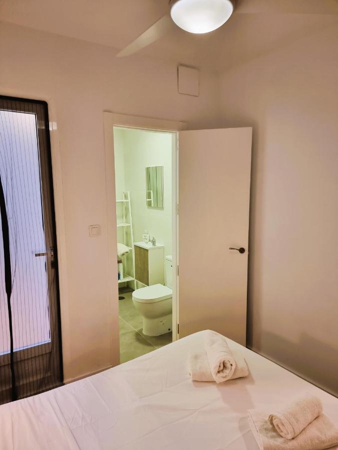 Claudia Tourist Apartment Аликанте Экстерьер фото